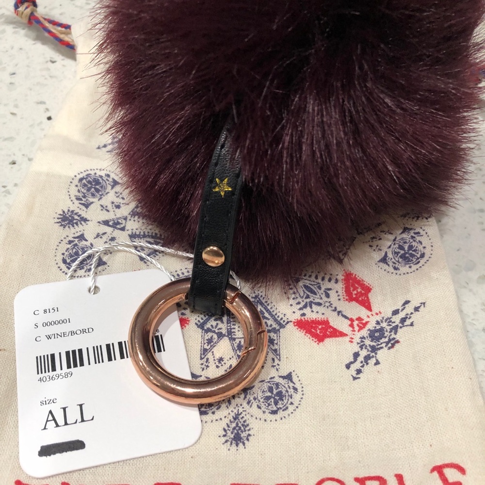 Free People Faux Fur Keychain - Picture 4 of 4